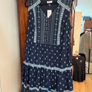 Style & Co. Navy and Light Blue Patterned Dress. Flowing Skirt.